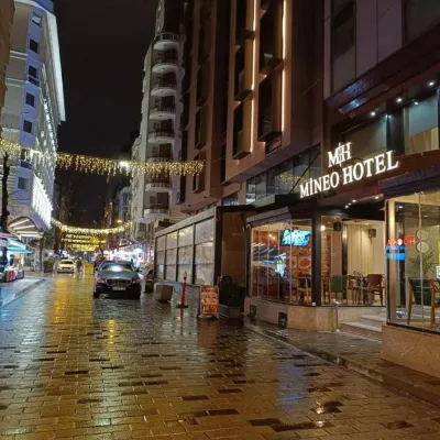 Mineo Hotel Taksim Các khách sạn gần Trường trung học Galatasaray