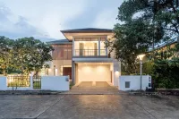 SeaBreeze Grand Pool Villa Pattaya