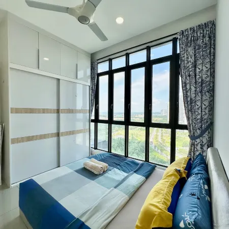 D’pristine 4 bedroom 1725 opp legoland and medini