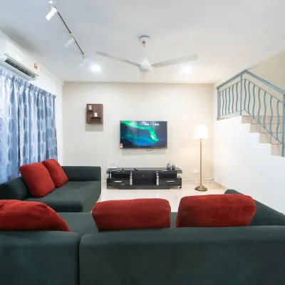 Lovely Family Home |12pax | 3 min from toll Отели рядом с достопримечательностью «Ремесленный комплекс Серембана»