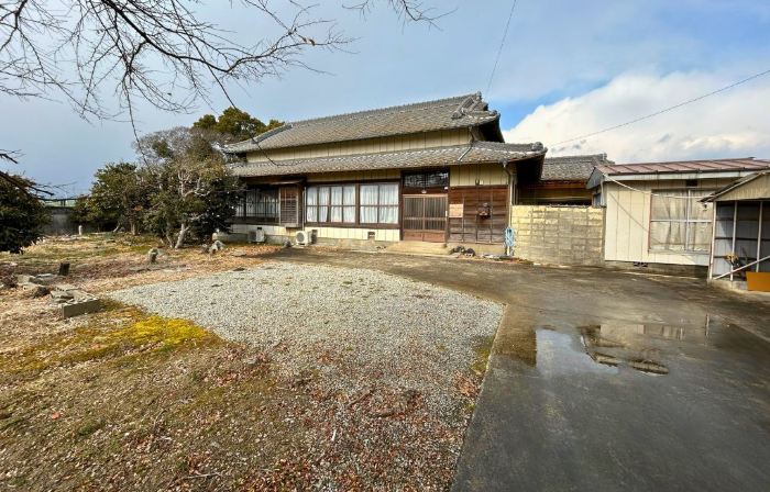 Entire 6BR House｜10 Guests｜Free Parking｜FamilyStay