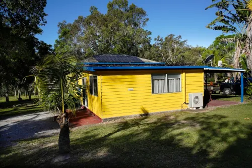 Yellow Cottage | Bush & Beach | Great Barrier Reef - Bãi đậu xe