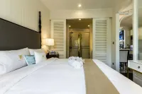 Grand Florida Beachfront Condo Resort Pattaya - Pools