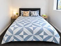 Stylish 2 bedroom Townhome in CBD - Parking