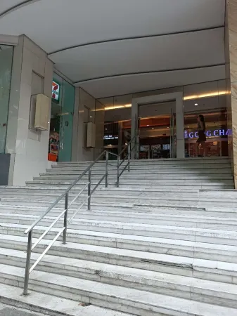 Thompson Suites High Street (Fort Victoria) Отели рядом с достопримечательностью «Citi Plaza»