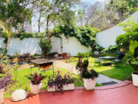Luxurious Messe Luxe 4-bed Apartment CBD Hotels in 
