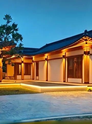 รูปภาพของกระจกแก้วอินยอนเขาใหญ่