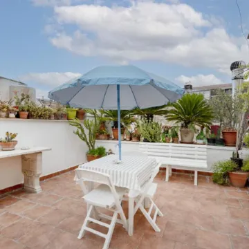 Corte Fiorita - City Center historical stay