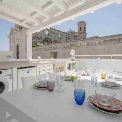 Marchesa - 2 Bedrooms, Terrace & Bath Tub in Center Dining/Meeting Rooms