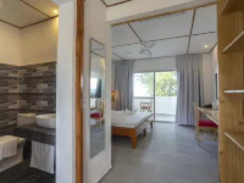 Dive Spot Asia & Brumini Beach Resort Hotels in Boljoon