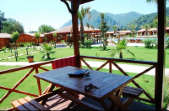 오딜 호텔 치랄리