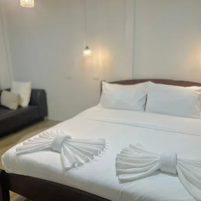 Rungarun Residence Отели рядом с достопримечательностью «Школа Ратчаборикануконг»