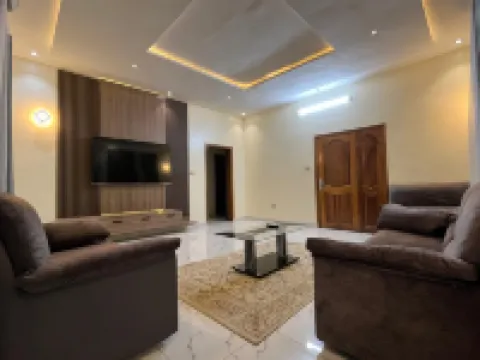 Spacious 2 Bedroom in City Center Cotonou โรงแรมใน