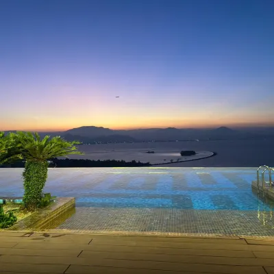 GOLDEN BAY OCEAN VIEW APARTMENT Hotels near Thuan Phuoc Field