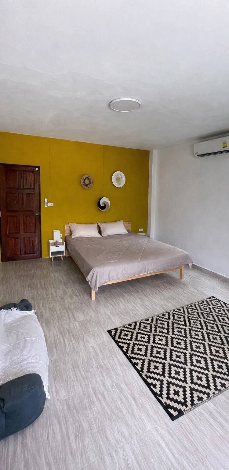 รูปภาพของSpacious Room • Workspace & WiFi • Room 1