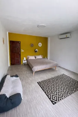 Spacious Room • Workspace & WiFi • Room 1 - Pensionat