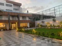 THE PALMS ECR RESORT AND BANQUETS - Resorts