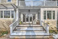 Private and Comfortable Room in a Luxury House - parking