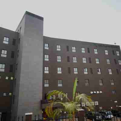 Oak Plaza Suites Hotel Exterior