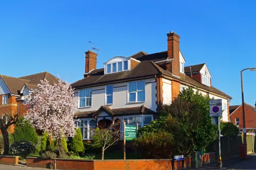 Ricky Road Guest House - Budget