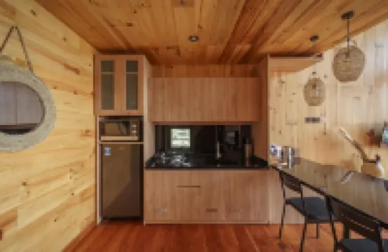 Selayang Oribu - Cabin on the Mountain