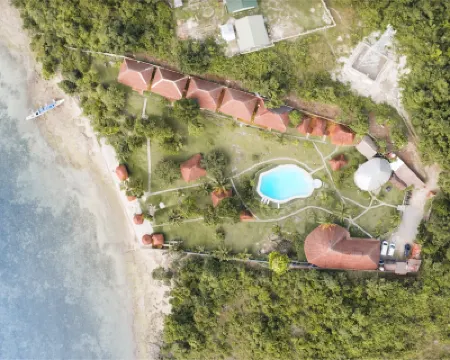 Cuestas Beach Resort and Restaurant Hoteles cerca de Badian Island