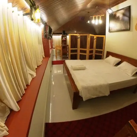 Makam Holiday Home