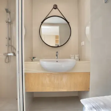 Fourium Pattaya Hotel & Serviced Residence Отели рядом с достопримечательностью «Пирс Бали-Хай»
