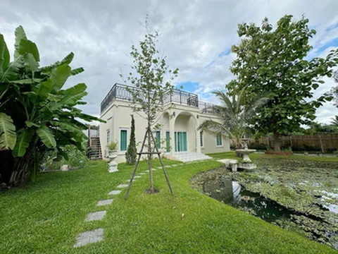 รูปภาพของVilla Lacroix Luxury Organic Farm Stay w Bathtubs