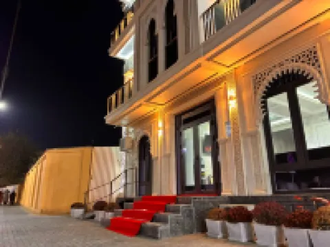 Hotel DONISH Hôtels à : 