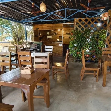 Mayra Retreat