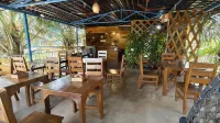Mayra Retreat