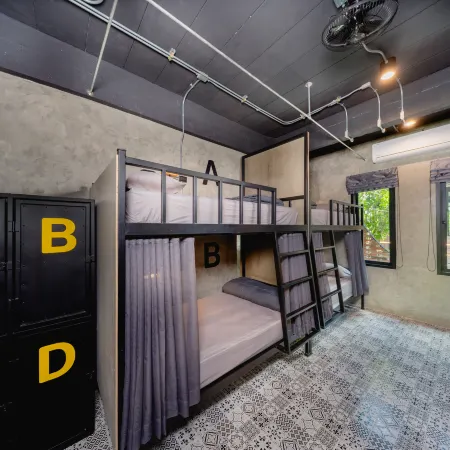 MEE DEE Hostel