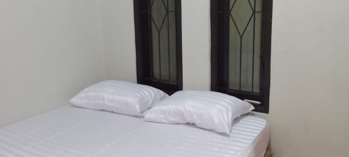 LEREN GUEST HOUSE Hotels in Grogol