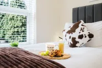 4 bed contractor house | NEC, airport & JLR - キッチン