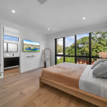 Wynwood Miami Retreat | 2 Private Pools, BBQ, 6BR & Parking