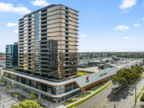 Modern Luxury 2B2B Sky Garden SmartTV Hotels in Glen Waverley