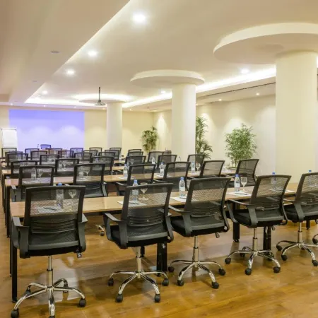 Myrtle Al Shohadaa Serviced Apartments Отели рядом с достопримечательностью «Торговый центр Granada Center Riyadh»