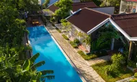 Commander Lodge - Pool