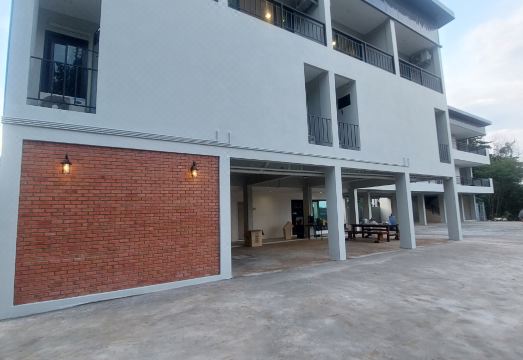 Top Place Pakchong의 깨끗하고 모던한 객실 내부