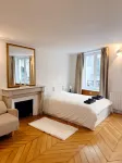 Louvre 1-Min Walk Elegant Studio โรงแรมใกล้ปอมปิดูเซ็นเตอร์
