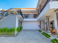 Crystal Flow Guest House & Apartment Canggu Hotels near Berawa