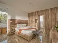 California Hotel Hotels near Valley Of Love