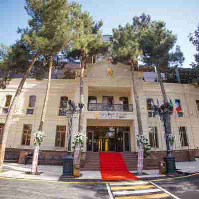 AD Bellagio Hotel Exterior