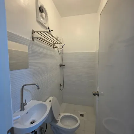 Room 209 Studiotype apt in hensonville near SM/clark