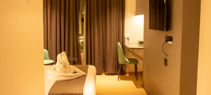Magnus Lxia Premier, Kalyani Nagar Pune Hotels in Poona