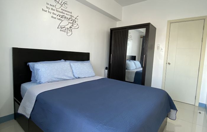 A Cozy 2 Bedroom Unit with a Parking at South Residences SM Southmall 1206