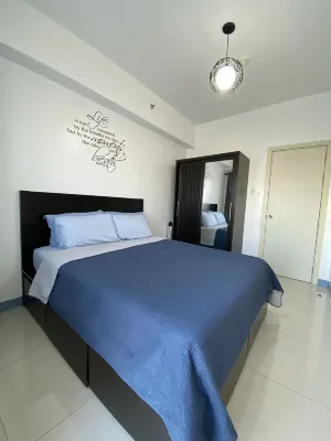 A Cozy 2 Bedroom Unit with a Parking at South Residences SM Southmall 1206