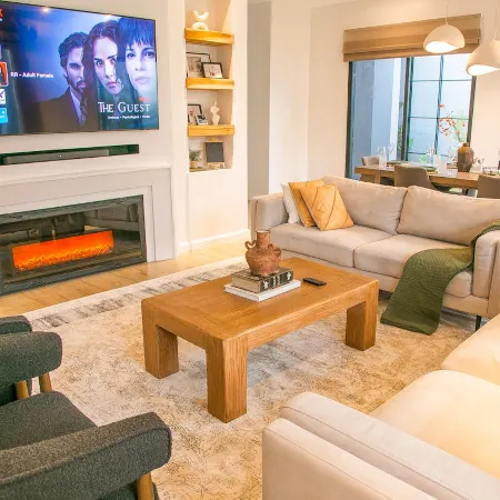 Rabi Residence - Modern Farmhouse sleeps 4