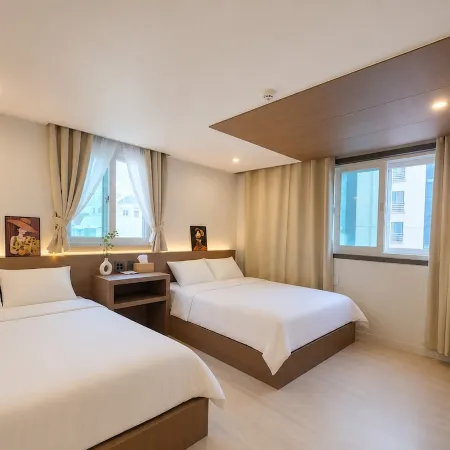 Busan · 1 Stop from Seomyeon Station · 1-Minute Walk from Jeonpo Station · Up to 10 Guests